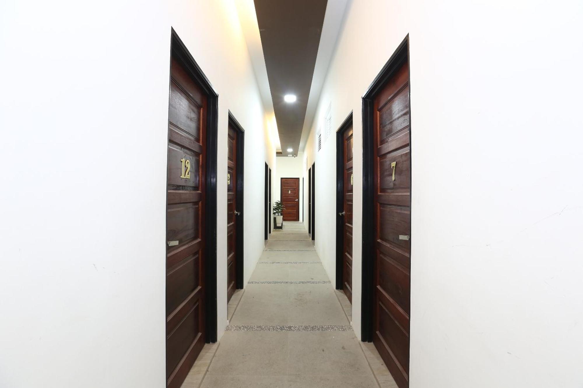 Super Oyo 89678 Ady Hotel Kuala Terengganu Esterno foto