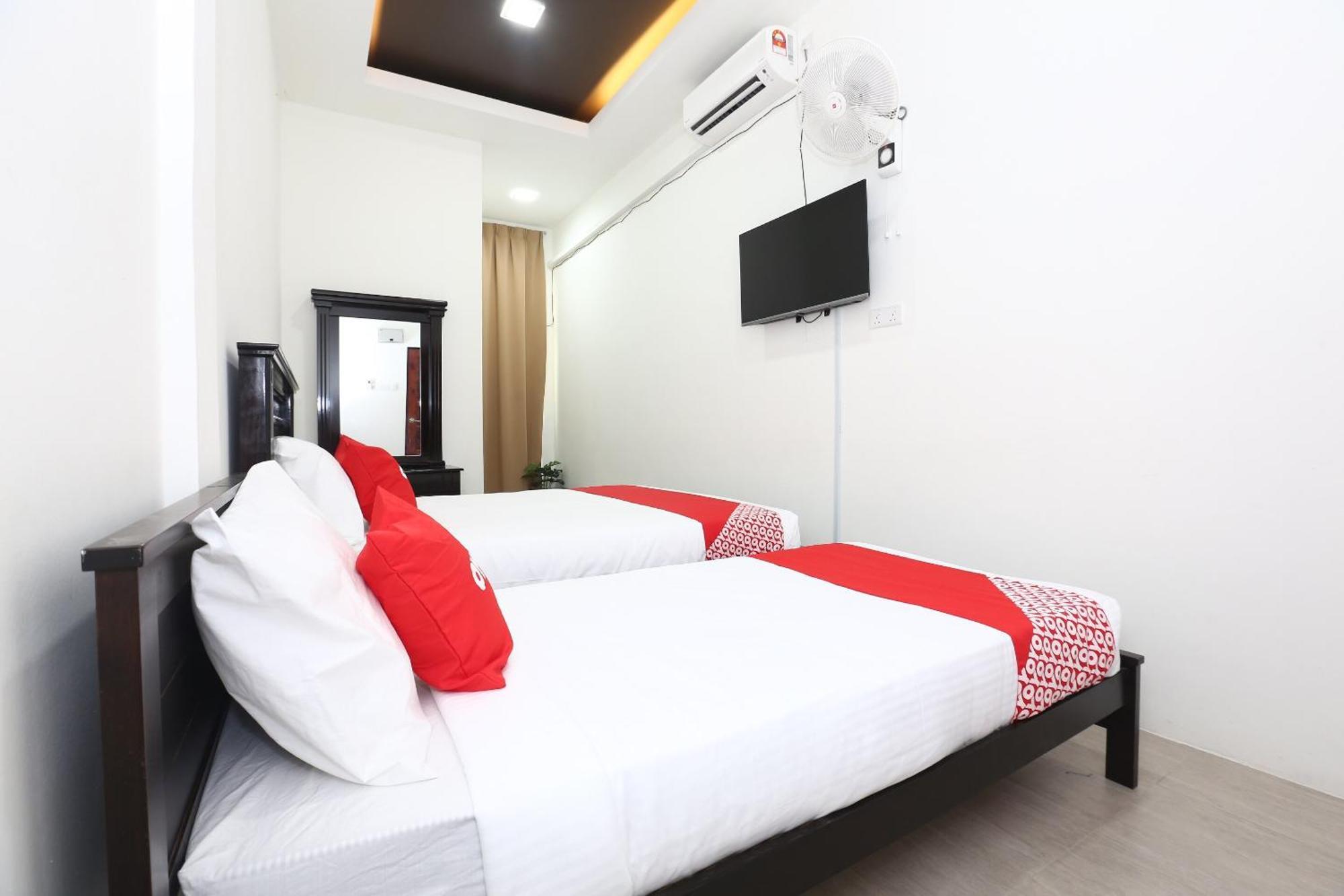 Super Oyo 89678 Ady Hotel Kuala Terengganu Esterno foto