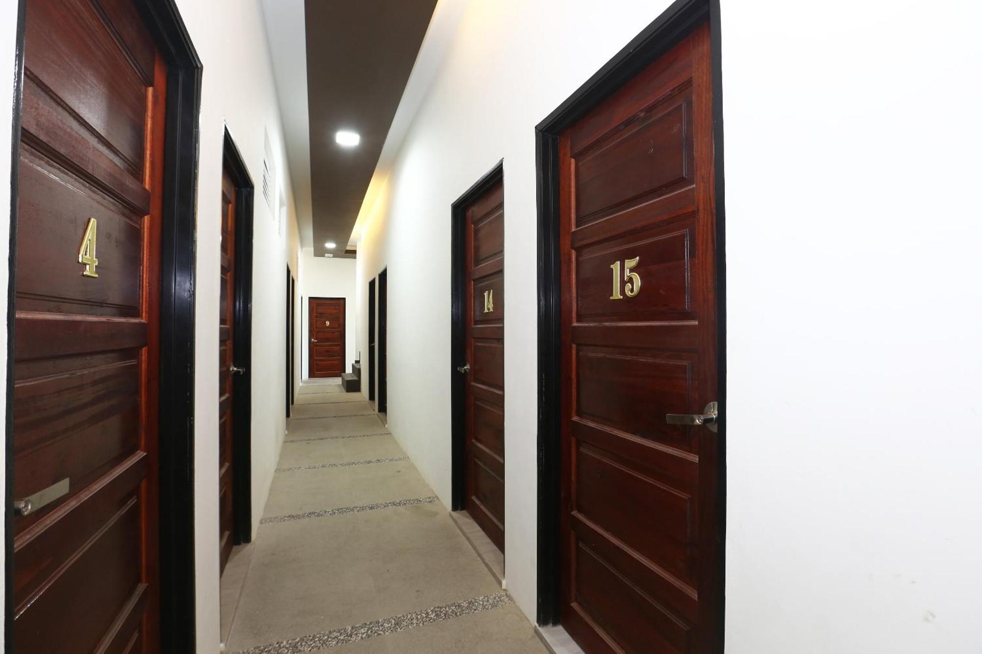 Super Oyo 89678 Ady Hotel Kuala Terengganu Esterno foto