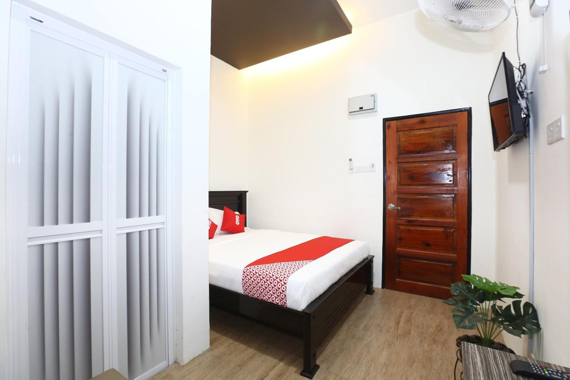Super Oyo 89678 Ady Hotel Kuala Terengganu Esterno foto