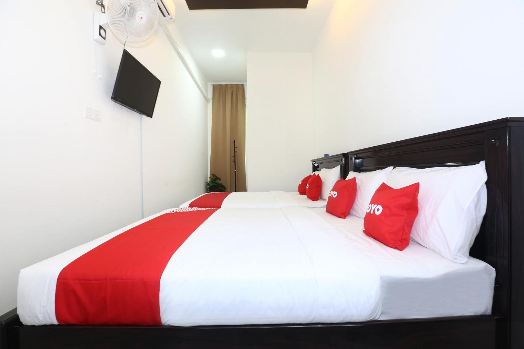 Super Oyo 89678 Ady Hotel Kuala Terengganu Esterno foto