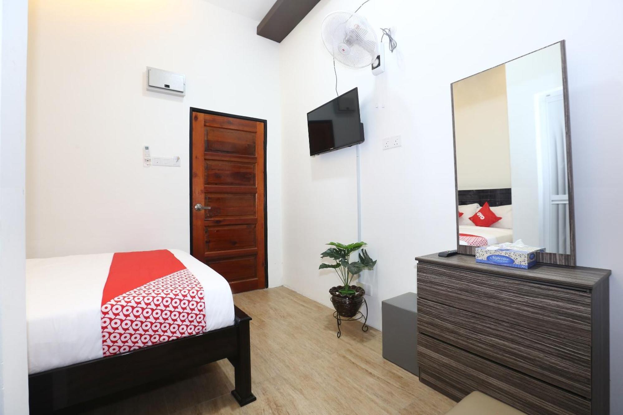 Super Oyo 89678 Ady Hotel Kuala Terengganu Esterno foto