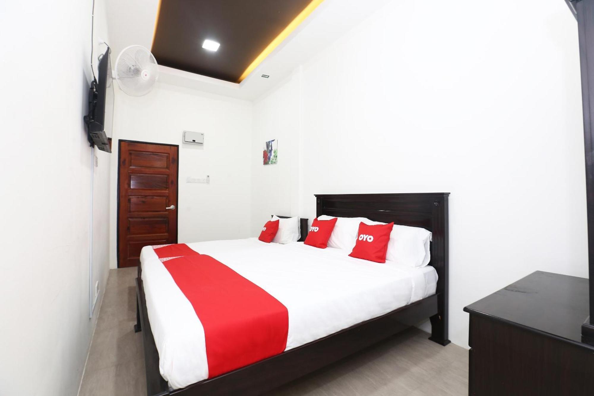 Super Oyo 89678 Ady Hotel Kuala Terengganu Esterno foto